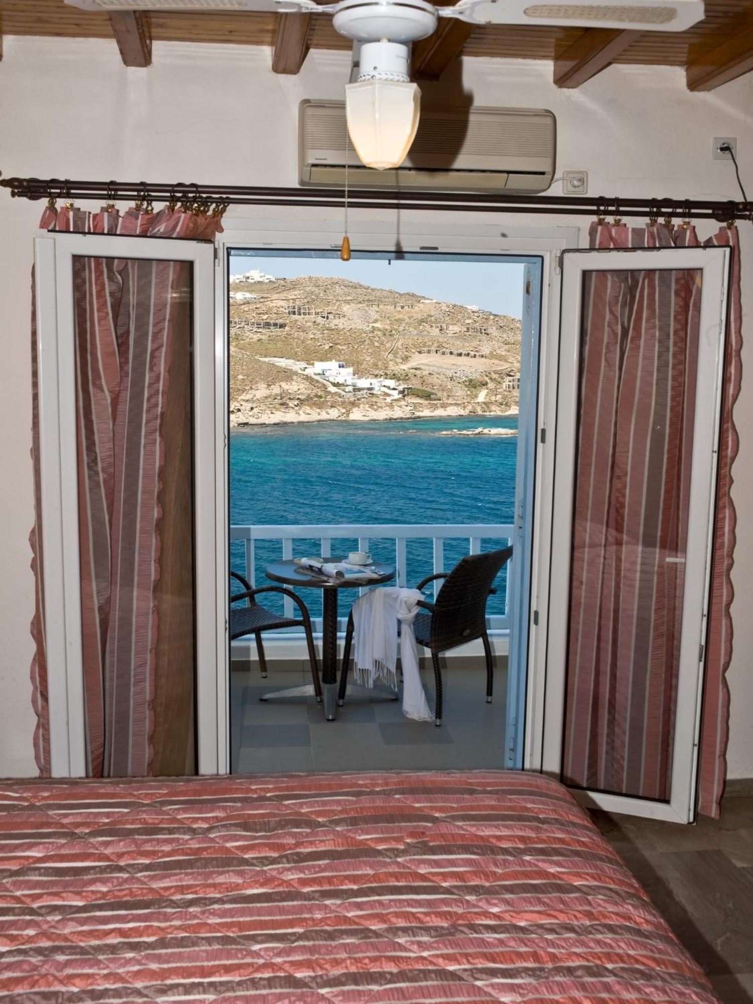 Vana Holidays Ornos  Ruang foto