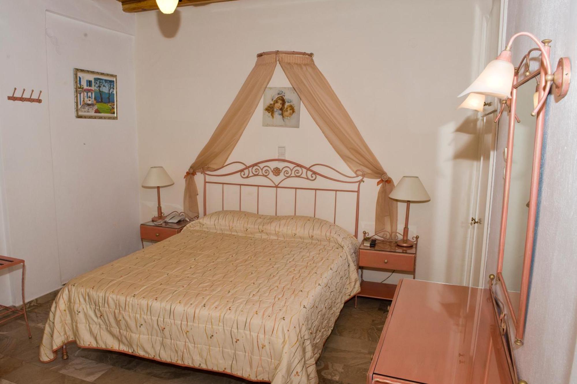 Vana Holidays Ornos  Ruang foto